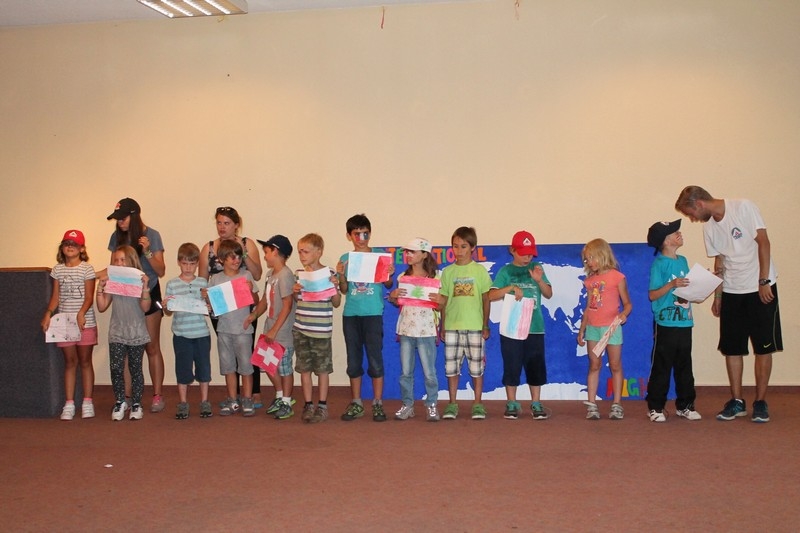 Village Camps International Summer Camp Leysin, Switzerland 2025-08-09 https://www.villagecamps.com/journals_admin/images/700-19-intl night (123).jpg